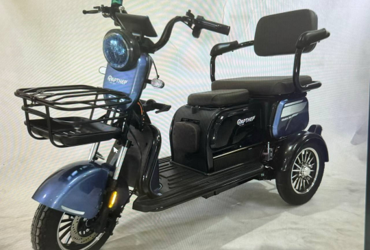Триколісний СКУТЕР Партнер  800Вт 72V 23Ah
